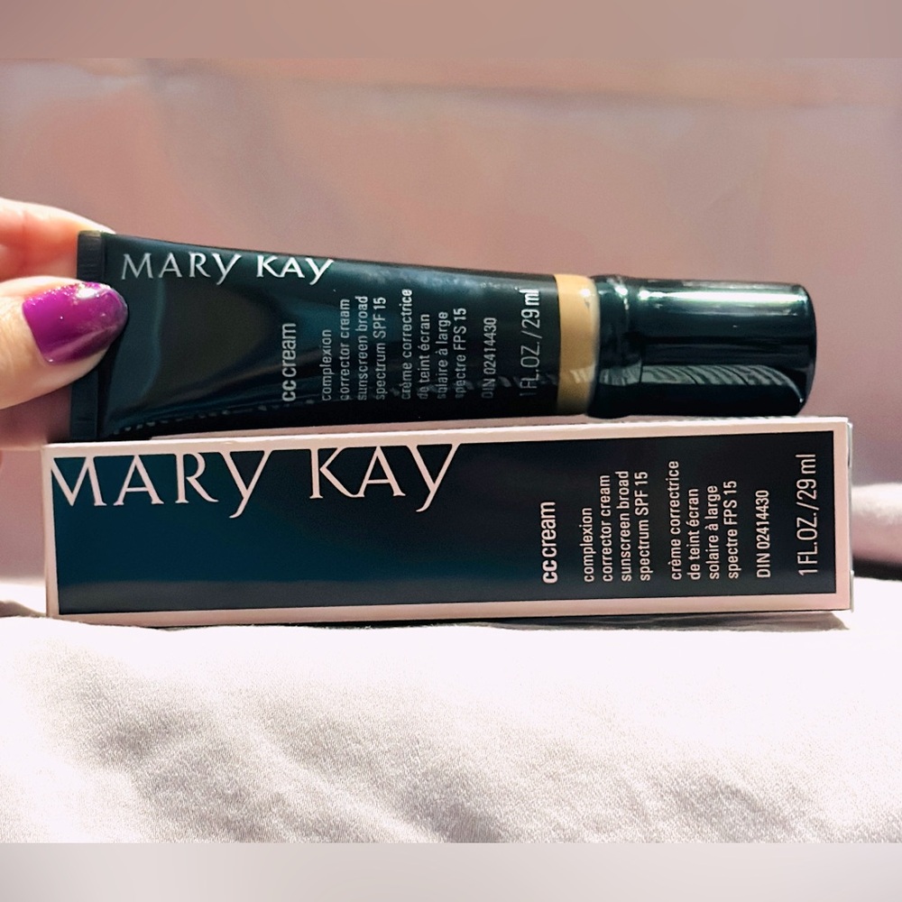 Shade Deep Mary Kay® CC Cream Sunscreen Broad Spectrum SPF 15*